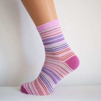 Ženske nogavice s črtami 01
